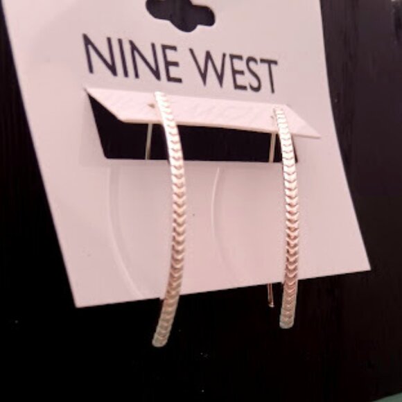 NINE WEST Mod/Contemporary Silver Chevron Textured Curved Threader Earrings**NEW - Picture 3 of 4